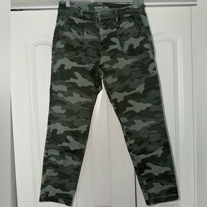 Old Navy Green Camouflage Pants
